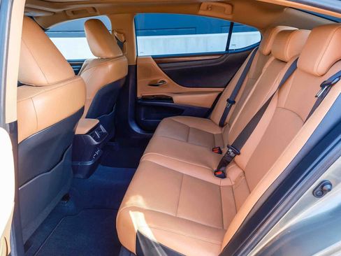 Used 2024 Lexus ES 350 w/ Premium Package FWD image 18
