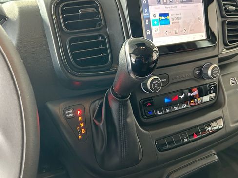 Used 2025 RAM ProMaster 2500 w/ Convenience Group image 32