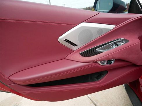 Used 2021 Chevrolet Corvette Stingray Premium Cpe w/ Z51 Performance Package image 17