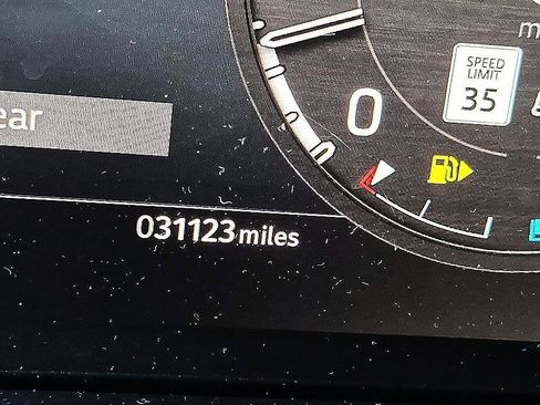 Used 2023 Land Rover Defender 90 SE AWD/4WD image 20