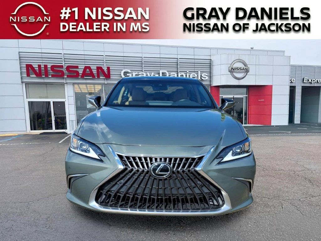 Used 2023 Lexus ES 350 w/ Premium Package FWD image 2