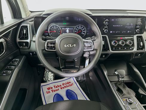 Used 2023 Kia Sorento LX AWD/4WD image 21