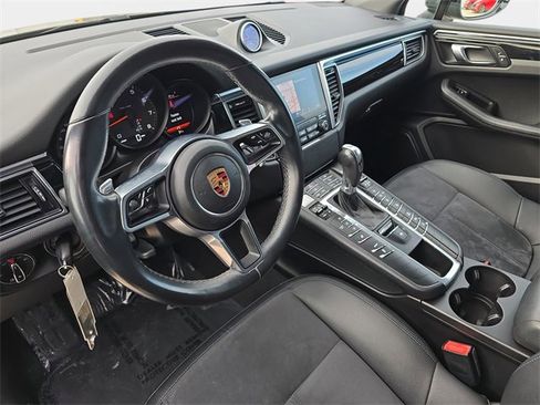 Used 2017 Porsche Macan Base image 19