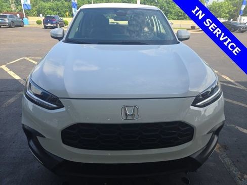 Used 2025 Honda HR-V LX image 2