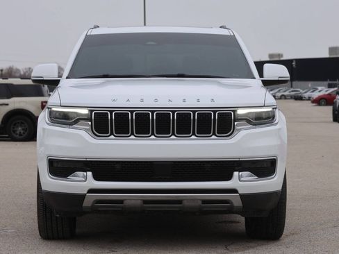 Used 2022 Jeep Wagoneer Series III w/ Premium Group I AWD/4WD image 5
