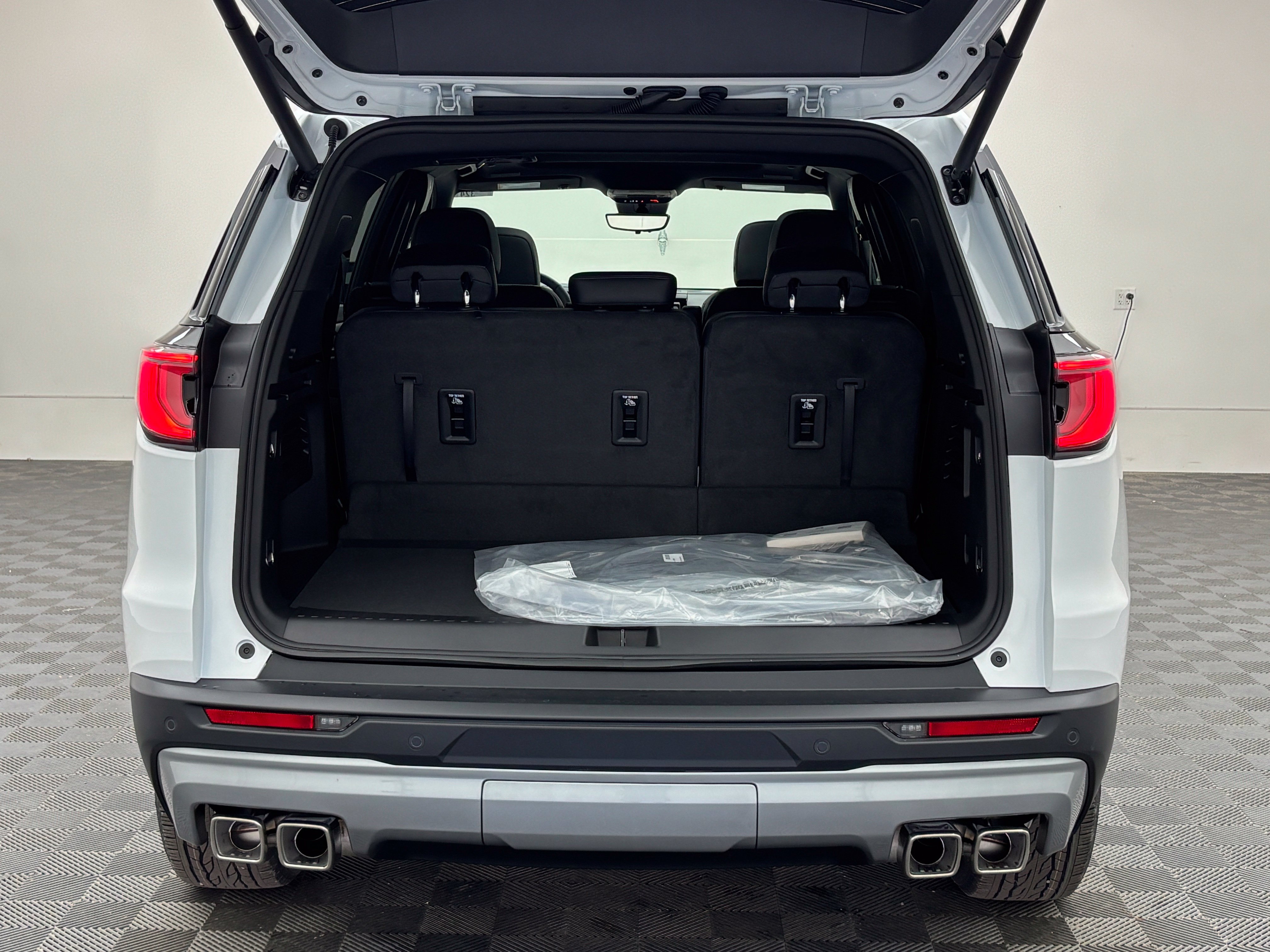 New 2027 GMC Acadia Elevation w/ Elevation Premium Package AWD/4WD image 12