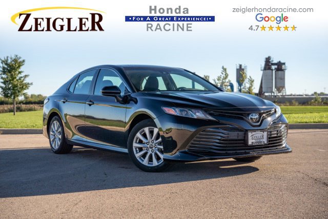 Used 2018 Toyota Camry LE FWD image 1