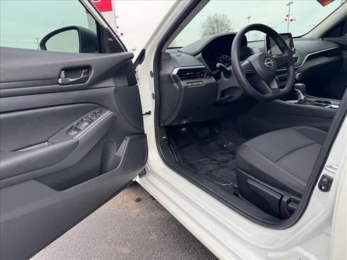 Certified 2025 Nissan Altima 2.5 S image 13