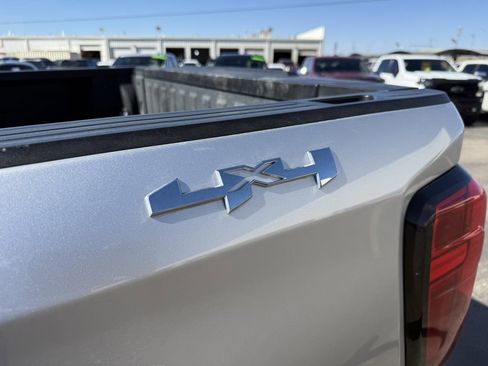 Used 2022 GMC Sierra 1500 SLT w/ SLT Premium Plus Package image 11