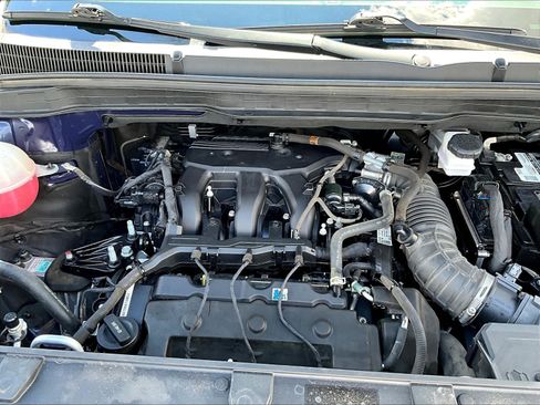 Used 2022 Kia Carnival LX FWD image 31