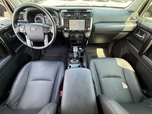 Used 2023 Toyota 4Runner TRD Off-Road Premium w/ Moonroof Package AWD/4WD image 17