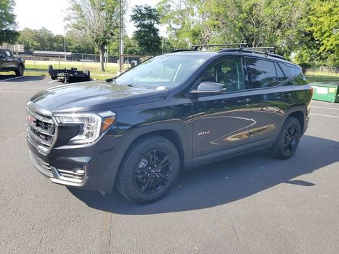 Used 2024 GMC Terrain AT4 AWD/4WD image 2