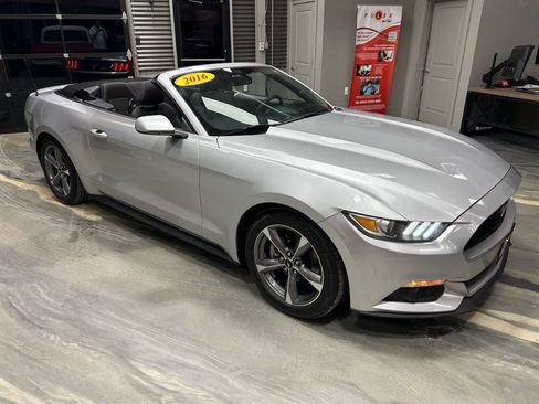 Used 2016 Ford Mustang Convertible w/ Equipment Group 051A RWD image 33