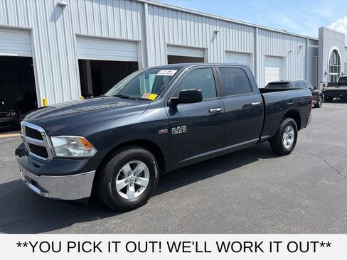 Used 2017 RAM 1500 Classic SLT RWD image 3