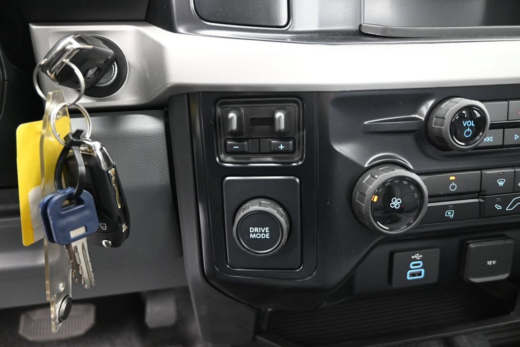 New 2025 Ford F350 XL w/ XL Chrome Package RWD image 15