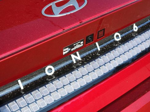 New 2025 Hyundai Ioniq 6 SEL image 8