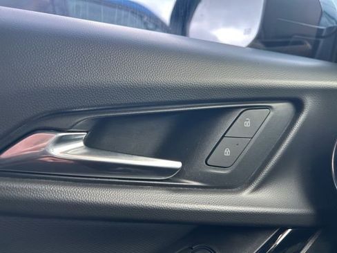 Used 2025 Chevrolet Equinox LT w/ Safety and Technology Package FWD image 19