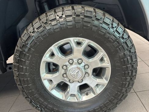 Used 2024 RAM 2500 Laramie AWD/4WD image 9