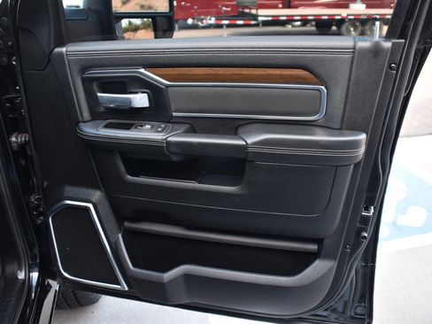 Used 2024 RAM 2500 Laramie image 24