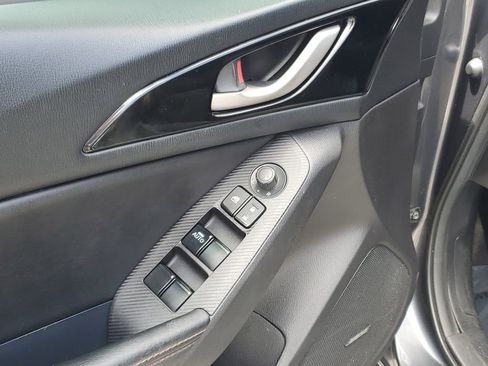Used 2016 MAZDA MAZDA3 i Grand Touring image 19