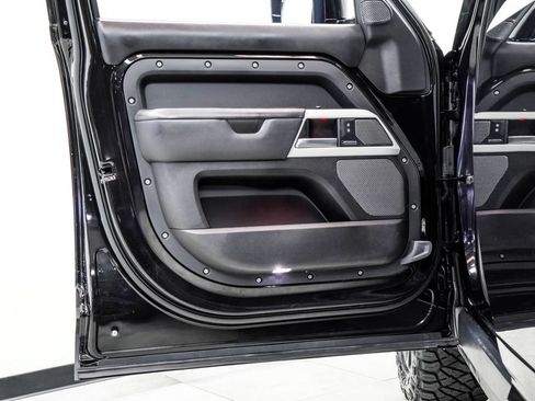 Used 2020 Land Rover Defender 110 HSE AWD/4WD image 41