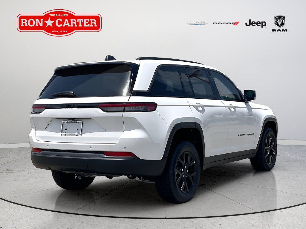 New 2026 Jeep Grand Cherokee Altitude RWD image 5