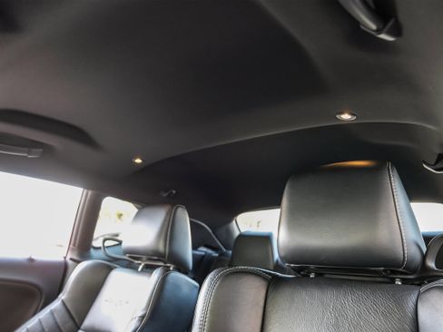 Used 2015 Dodge Challenger SRT w/ Technology Group image 32