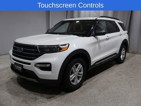 Used 2024 Ford Explorer XLT w/ Equipment Group 202A image 2