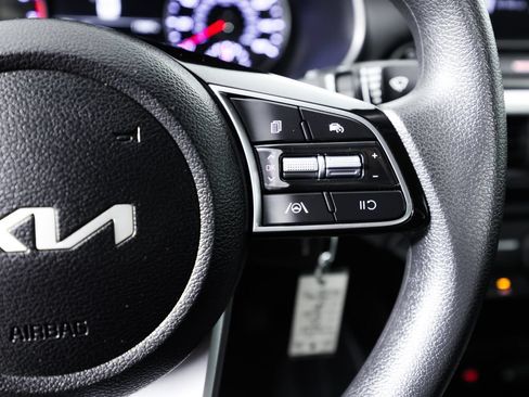 Used 2024 Kia Forte LXS FWD image 27