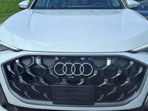 Used 2025 Audi Q5 Premium Plus AWD/4WD image 3