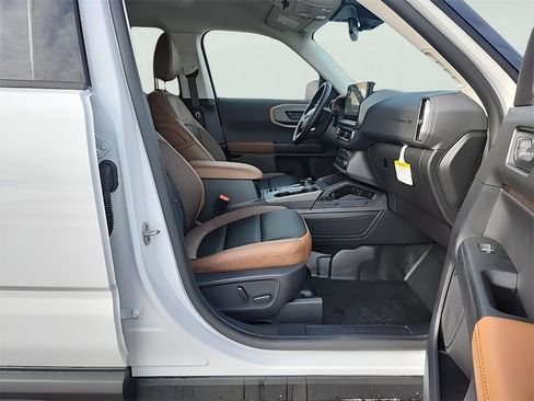 New 2025 Ford Bronco Sport Outer Banks w/ Sasquatch Outer Banks Package image 10