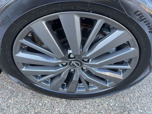 Certified 2025 Nissan Pathfinder SL w/ SL Premium Package image 41