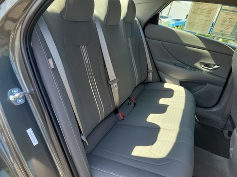 Certified 2025 Hyundai Elantra Sport FWD image 26