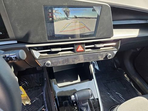 New 2026 Kia Niro LX FWD image 10