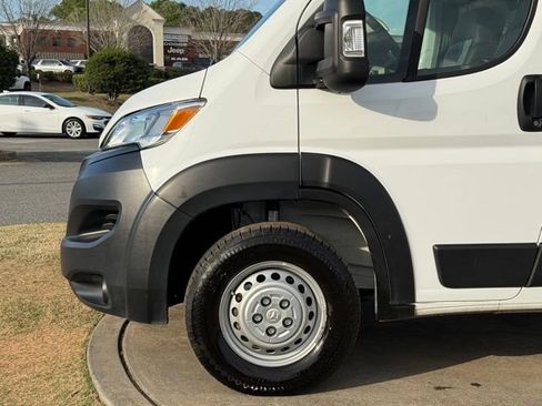 Used 2025 RAM ProMaster 2500 w/ Convenience Group FWD image 11