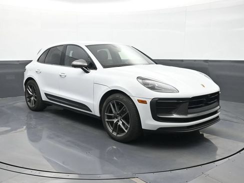 Certified 2024 Porsche Macan Turbo AWD/4WD image 25