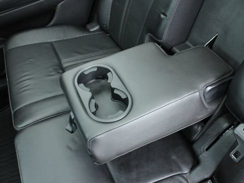 Used 2019 Lincoln MKT AWD image 32