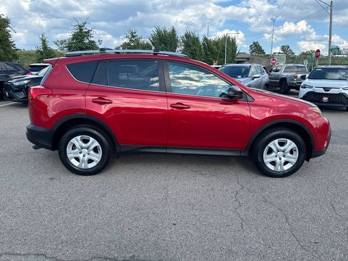 Used 2015 Toyota RAV4 LE AWD/4WD image 9