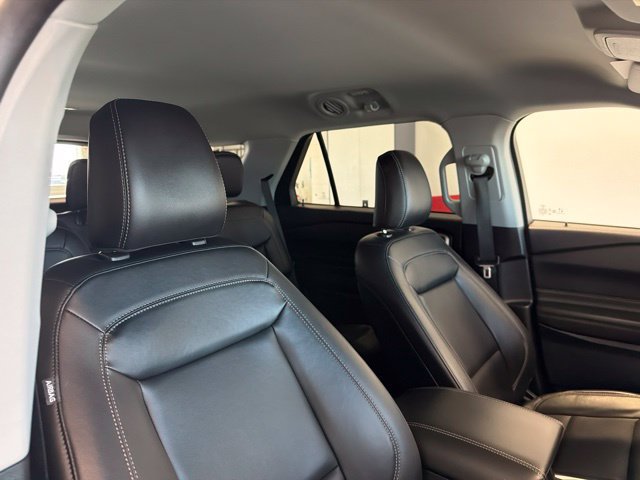 Used 2023 Ford Explorer XLT w/ Equipment Group 202A AWD/4WD image 38