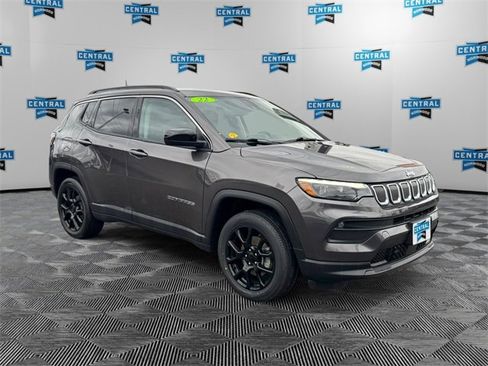 Used 2022 Jeep Compass Latitude w/ Sun and Sound Group image 8