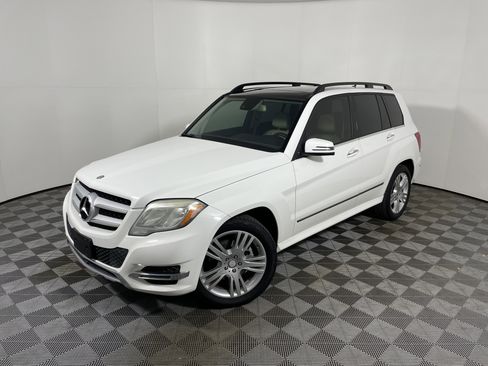 Used 2015 Mercedes-Benz GLK 350 4MATIC image 1