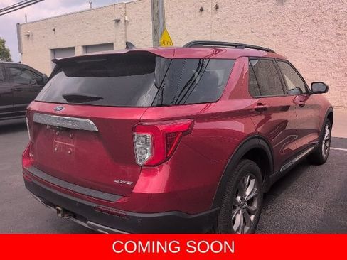 Used 2023 Ford Explorer XLT w/ Equipment Group 202A AWD/4WD image 8