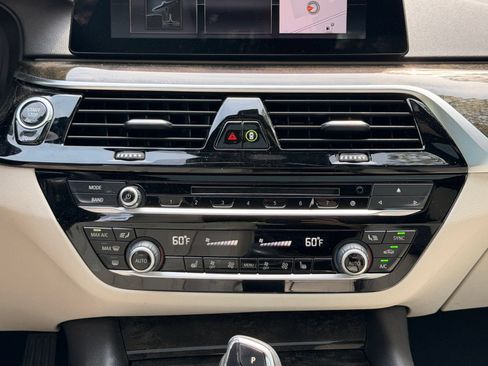Used 2019 BMW 540i xDrive w/ Convenience Package AWD/4WD image 19
