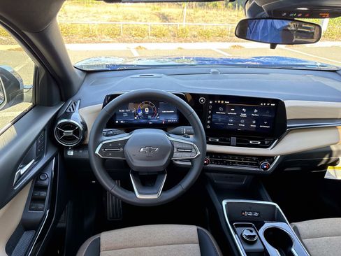 New 2026 Chevrolet Equinox ACTIV w/ Convenience Package III FWD image 13