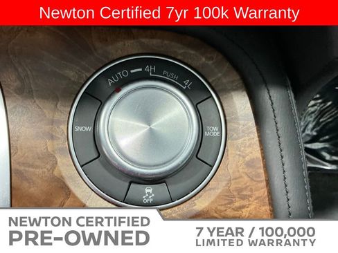 Used 2024 Nissan Armada SL w/ Captain's Chairs Package AWD/4WD image 5