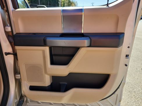 Used 2018 Ford F150 XLT w/ Equipment Group 302A Luxury image 46