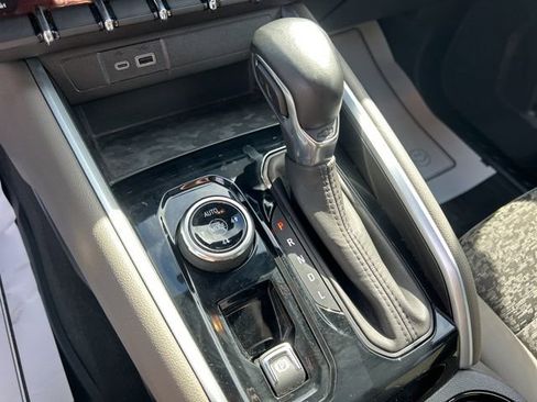 Certified 2024 Chevrolet Colorado ZR2 w/ Technology Package image 27