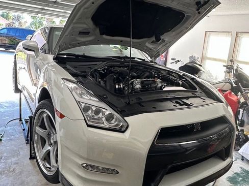 Used 2016 Nissan GT-R Premium AWD/4WD image 11