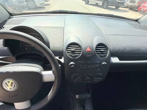 Used 2007 Volkswagen Beetle Convertible w/ Package 1 FWD image 62