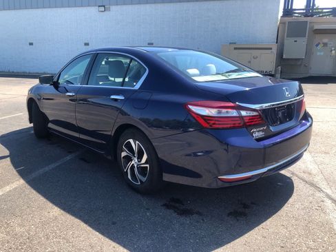 Used 2017 Honda Accord LX image 5